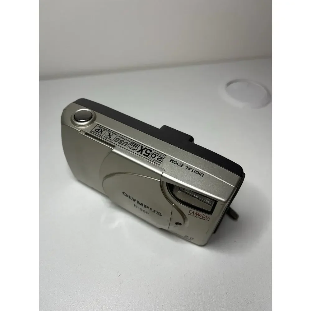 Vintage Olympus Camedia D-380 2.0MP Digital Camera 2002 Y2K Retro W Case Charger